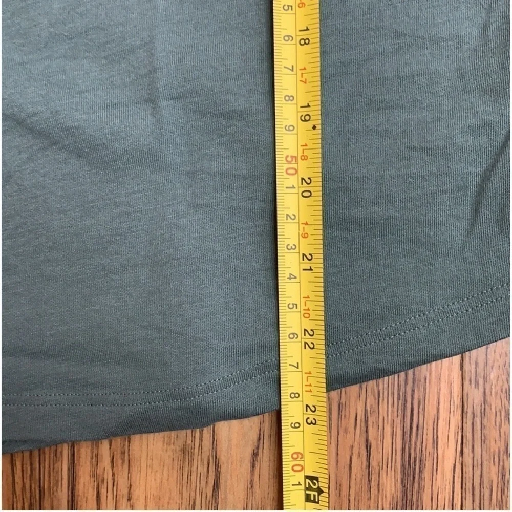 VS PINK Short Sleeve V-Neck Top - Picture 9 of 11